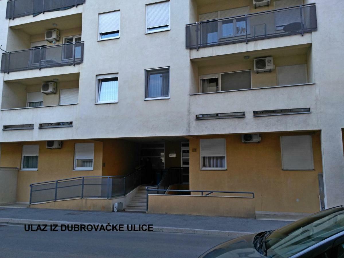 Time Keeper - Self Check In Apartment Osijek Bagian luar foto