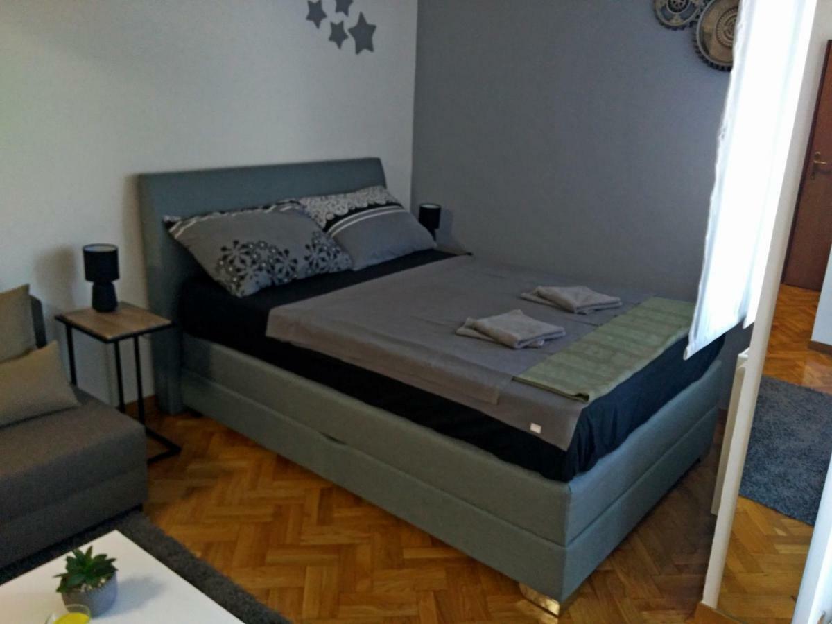 Time Keeper - Self Check In Apartment Osijek Bagian luar foto