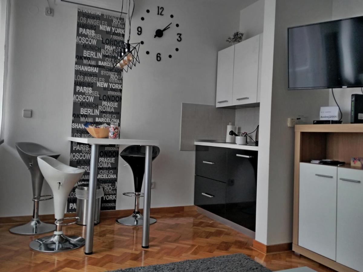 Time Keeper - Self Check In Apartment Osijek Bagian luar foto